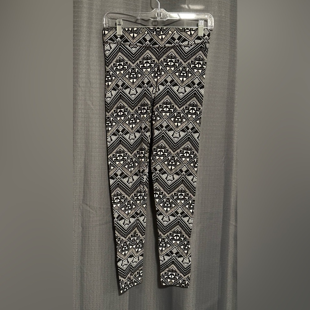 Pink Victoria’s Secret Geometric Leggings